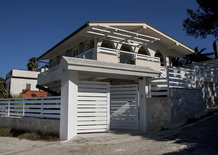 阿玛特伊亚别墅公寓 *